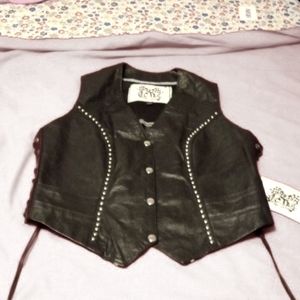 I am selling a biker jacket with a hidden concealed gun pocket.